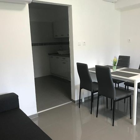 Ferienwohnung Tisza Gyongye Apartmanhaz Szegedin Exterior foto