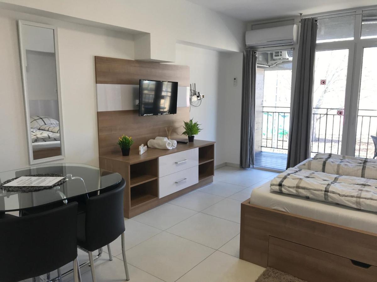 Ferienwohnung Tisza Gyongye Apartmanhaz Szegedin Exterior foto