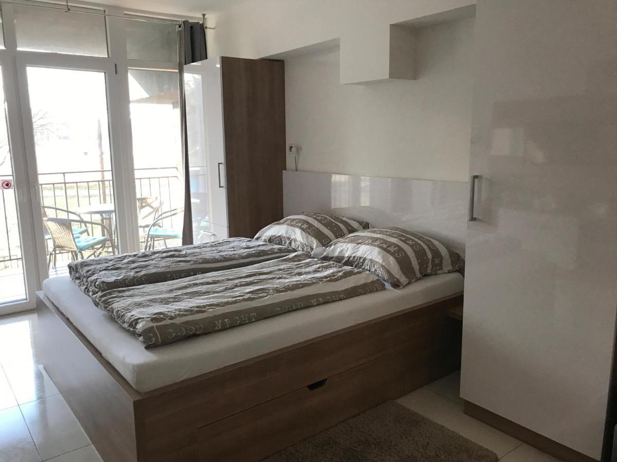 Ferienwohnung Tisza Gyongye Apartmanhaz Szegedin Exterior foto