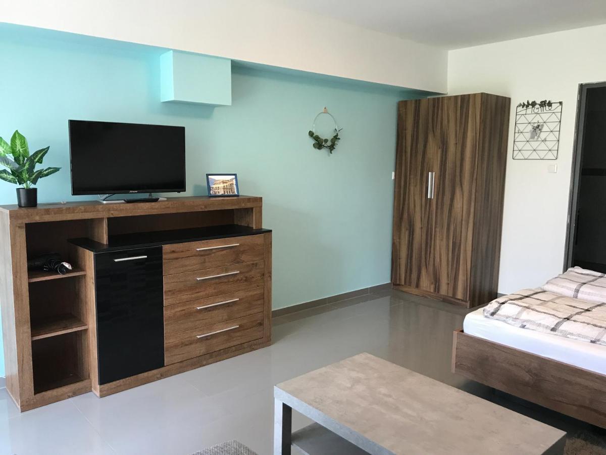 Ferienwohnung Tisza Gyongye Apartmanhaz Szegedin Exterior foto