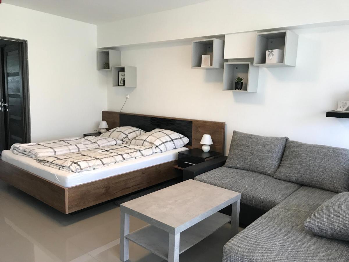 Ferienwohnung Tisza Gyongye Apartmanhaz Szegedin Exterior foto