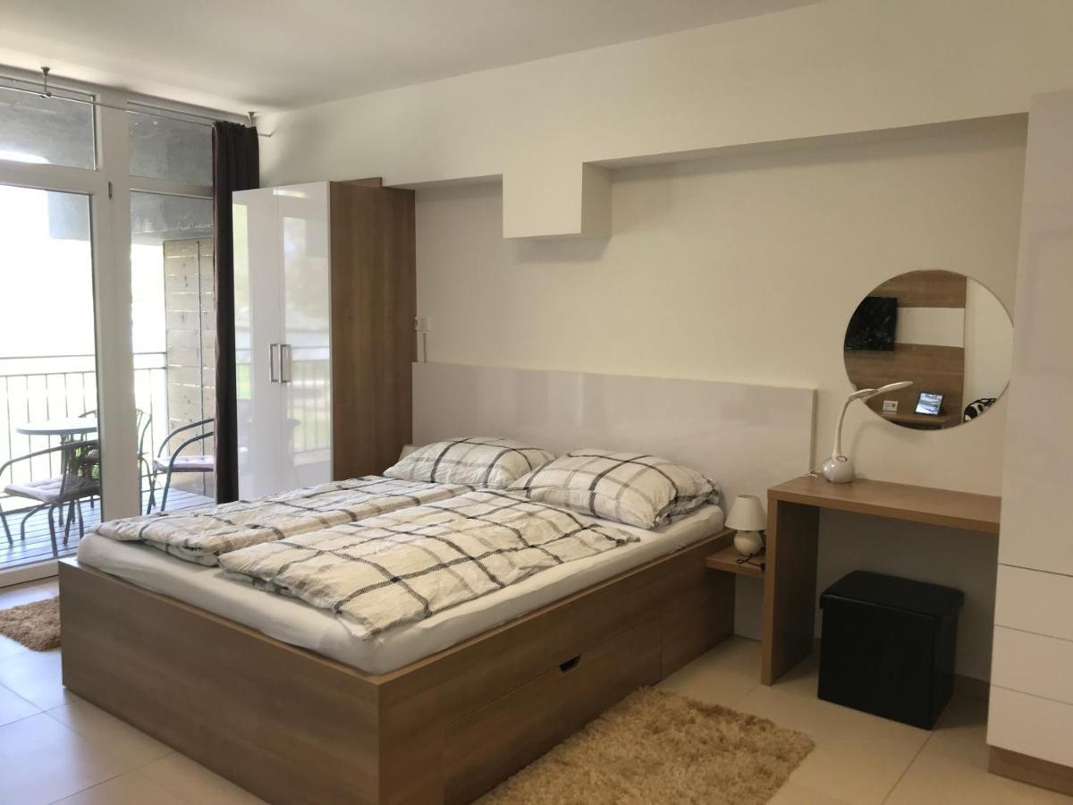 Ferienwohnung Tisza Gyongye Apartmanhaz Szegedin Exterior foto