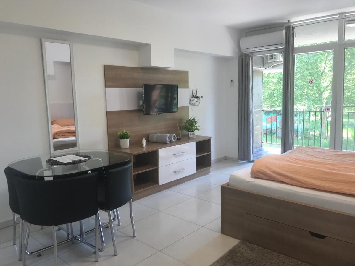 Ferienwohnung Tisza Gyongye Apartmanhaz Szegedin Exterior foto