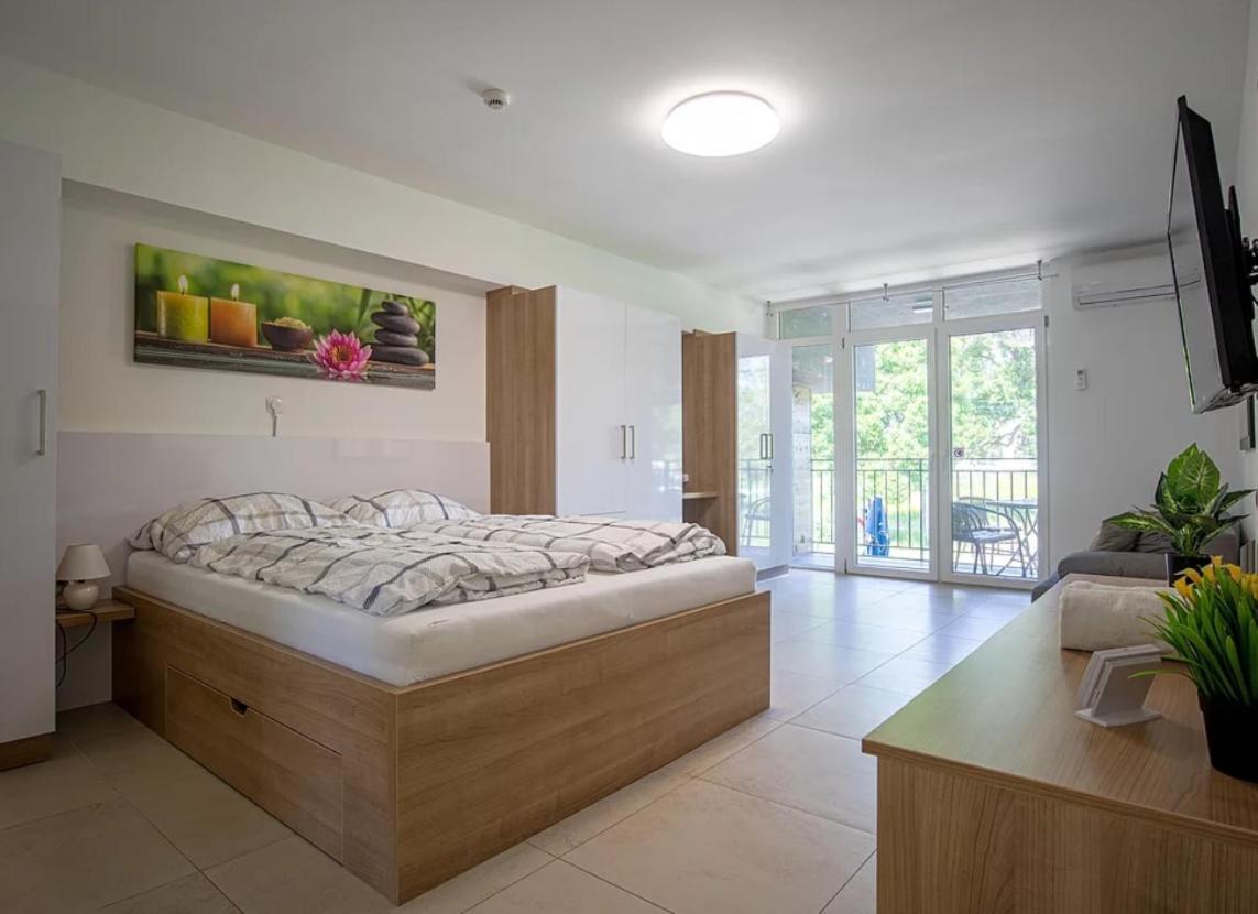 Ferienwohnung Tisza Gyongye Apartmanhaz Szegedin Exterior foto
