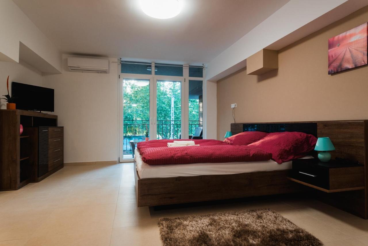 Ferienwohnung Tisza Gyongye Apartmanhaz Szegedin Exterior foto