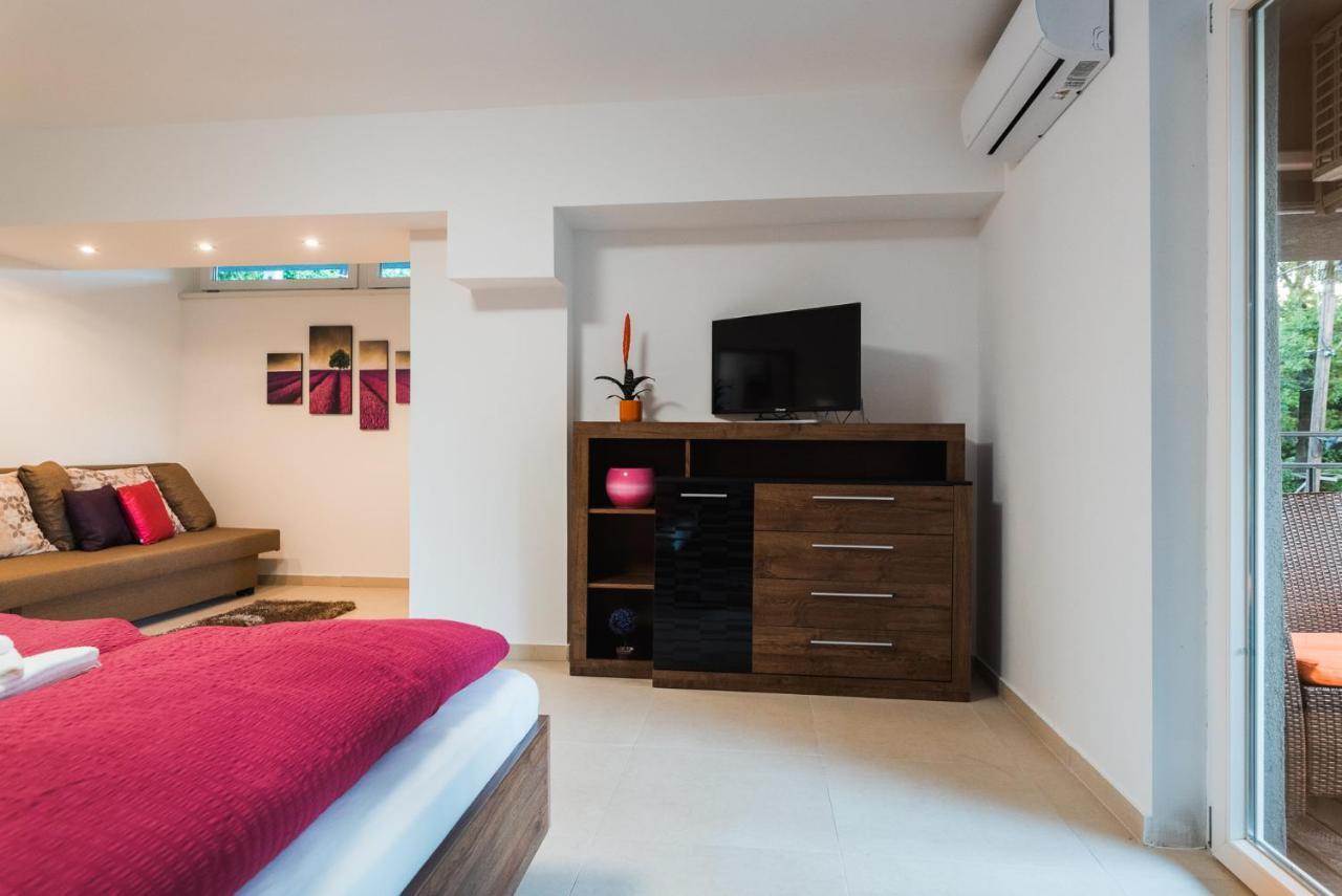 Ferienwohnung Tisza Gyongye Apartmanhaz Szegedin Exterior foto