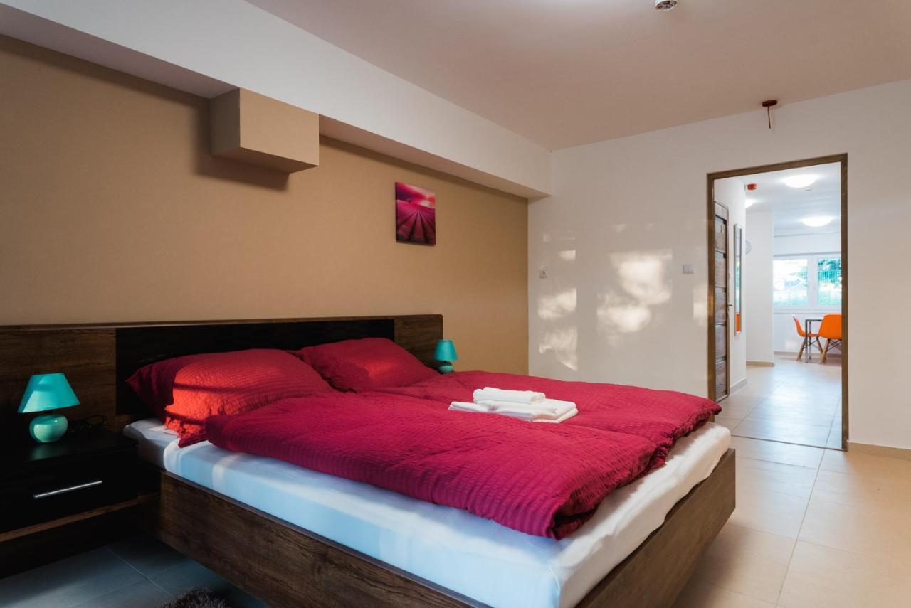 Ferienwohnung Tisza Gyongye Apartmanhaz Szegedin Exterior foto